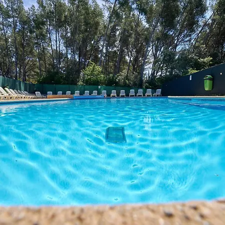 Апартаменты Pour 4 Au Calme Avec Piscine Et Parking